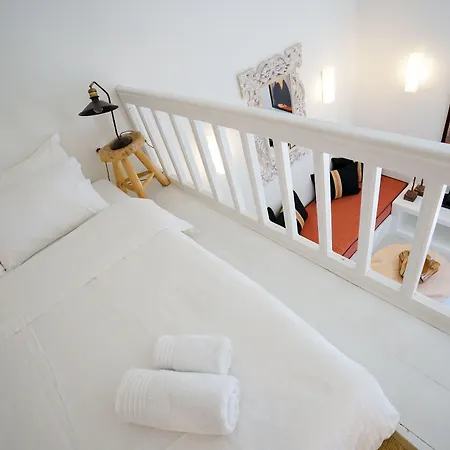 Alisachni Andros Lejlighed *